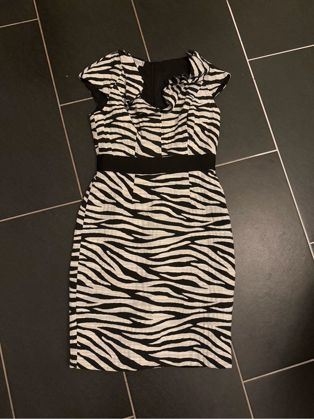 Kay Unger New York Zebra Print Ruffle Sheath Dress Size 4 Black White